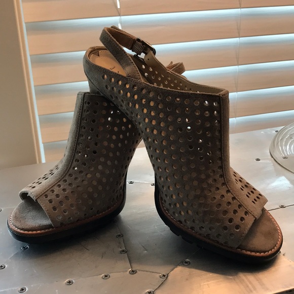 Via Spiga Taupe Suede Heels. - Picture 3 of 6